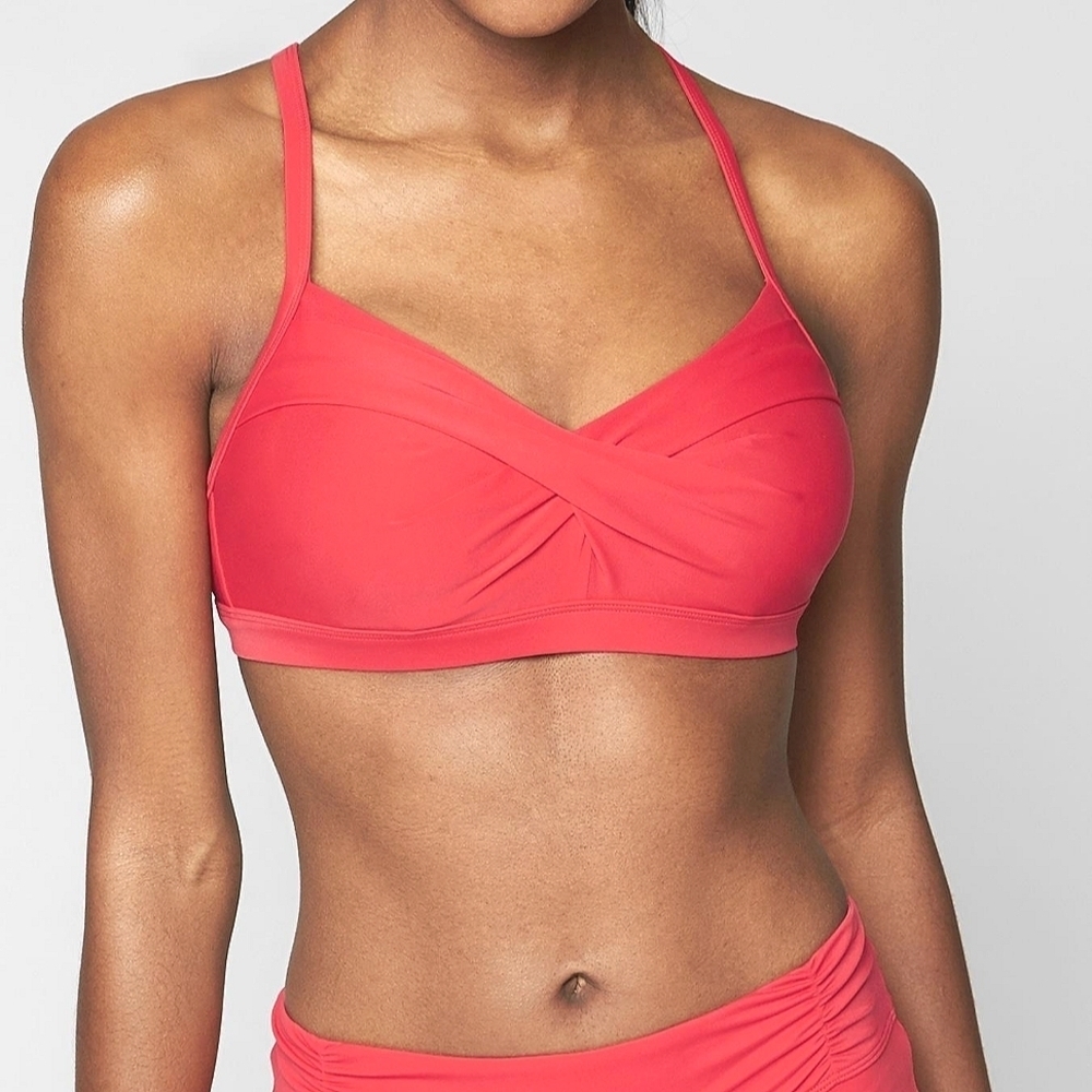 Athleta Twister Coral Pink Bikini Top 32 D/DD Twist Front Strappy Wired Lined